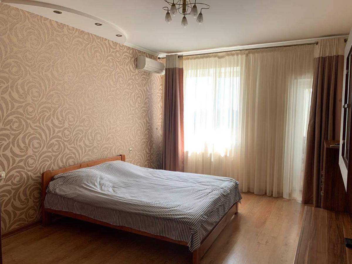 Apartments Staroportofrankovskaya & Pastera Street Oldenburg Bagian luar foto
