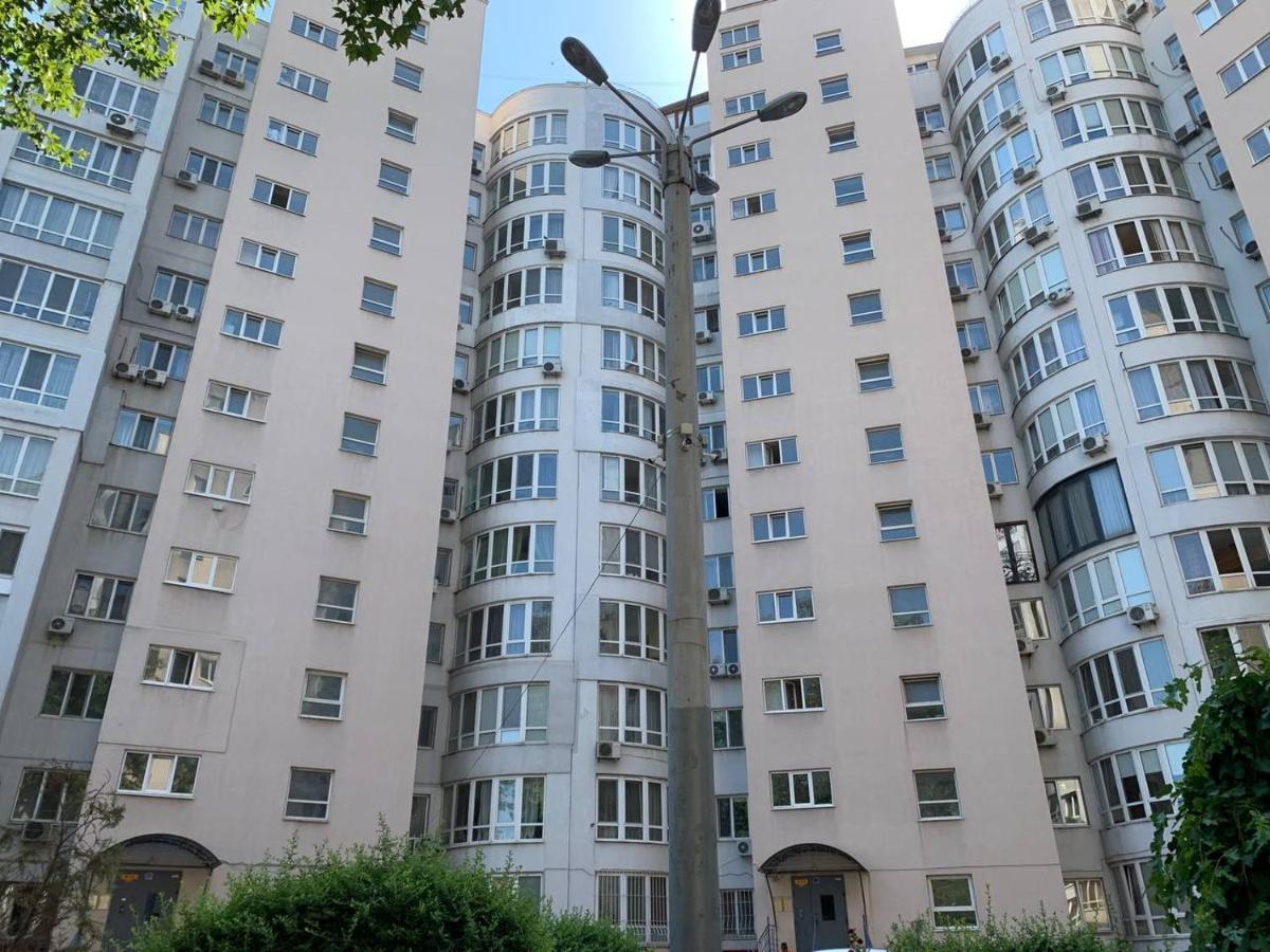Apartments Staroportofrankovskaya & Pastera Street Oldenburg Bagian luar foto
